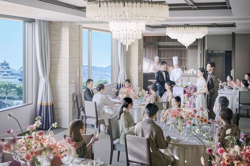 会場併設の専用キッチンから届ける出来立ての料理でおもてなし