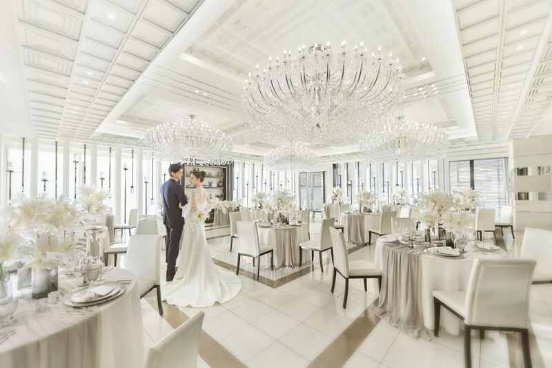 ラグジュアリーな大人な雰囲気【ブルーノクリスタル】