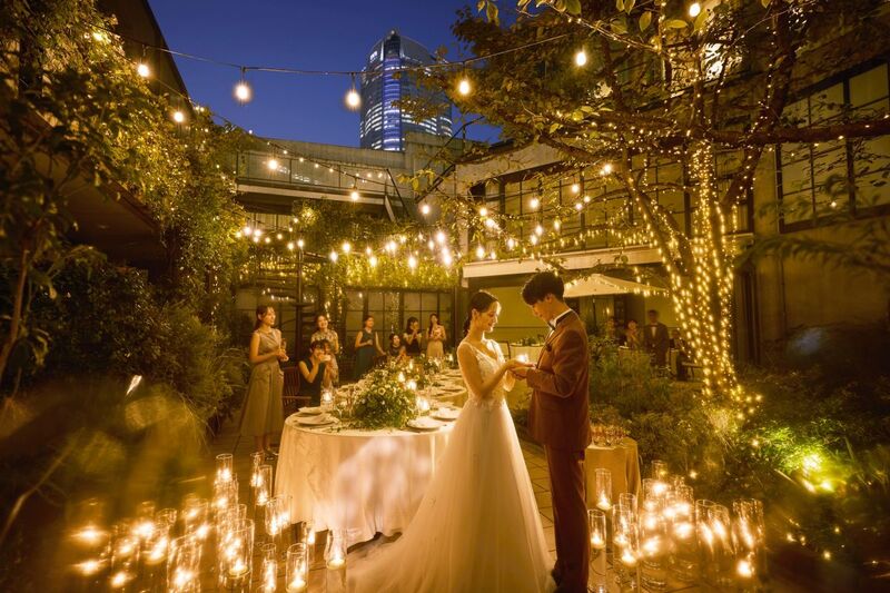 まるで海外ウェディングのようなナイトパーティ演出もオススメ