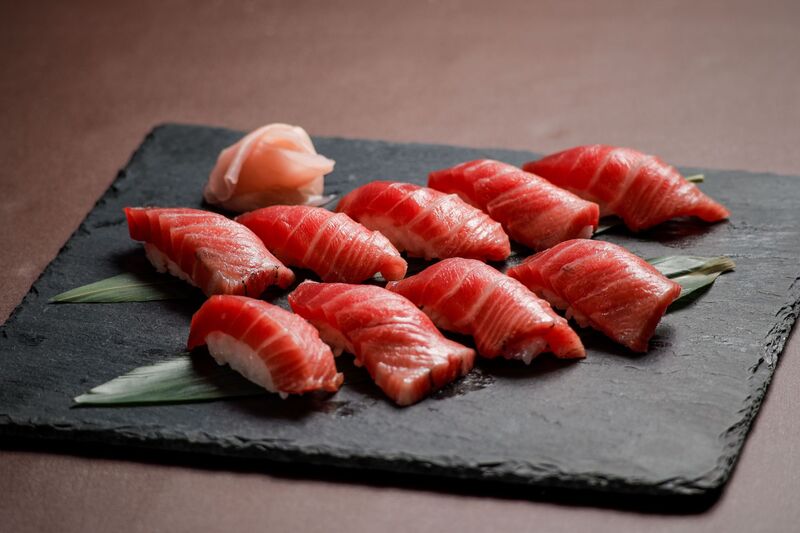 フレンチで味わう、国産生本鮪の握り