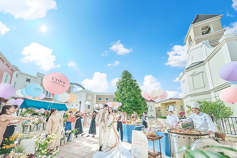 海外風の街並みで叶える非日常感あふれるウエディング