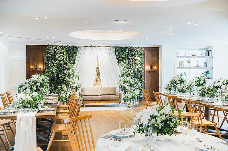 アットホームなウェディングから大人数での披露宴やパーティーまで	