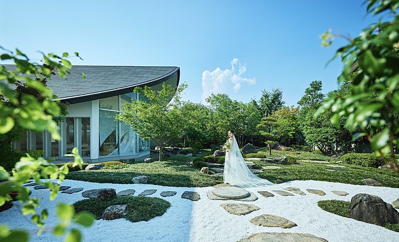 四季折々の豊かな表情を見せる日本庭園