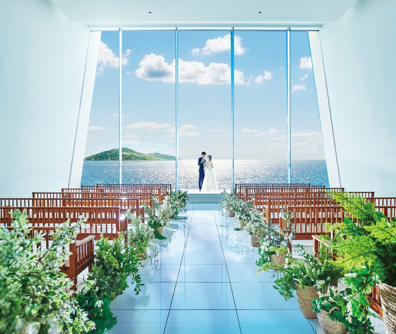 【純白×透明感×開放感】息を呑むほどの美景のチャペルが26年夏リニューアル！