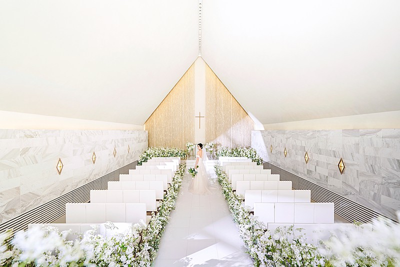 天井高9m、バージンロード16mのスケールを誇る独立型チャペル