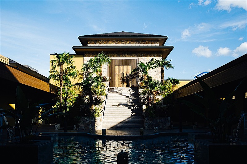 異国情緒あふれる南国リゾートウェディング《ベルヴィロヴィナテラス》