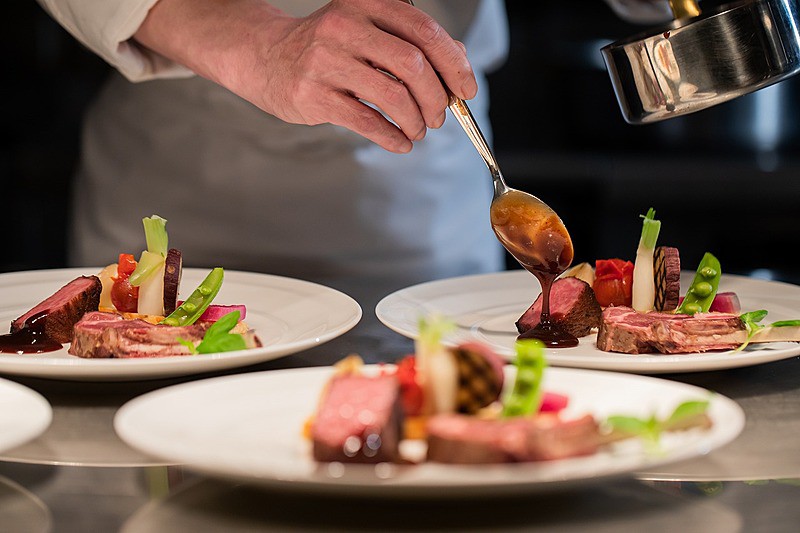 多彩なスタイルと豊富な演出、自由度高い料理が魅力	