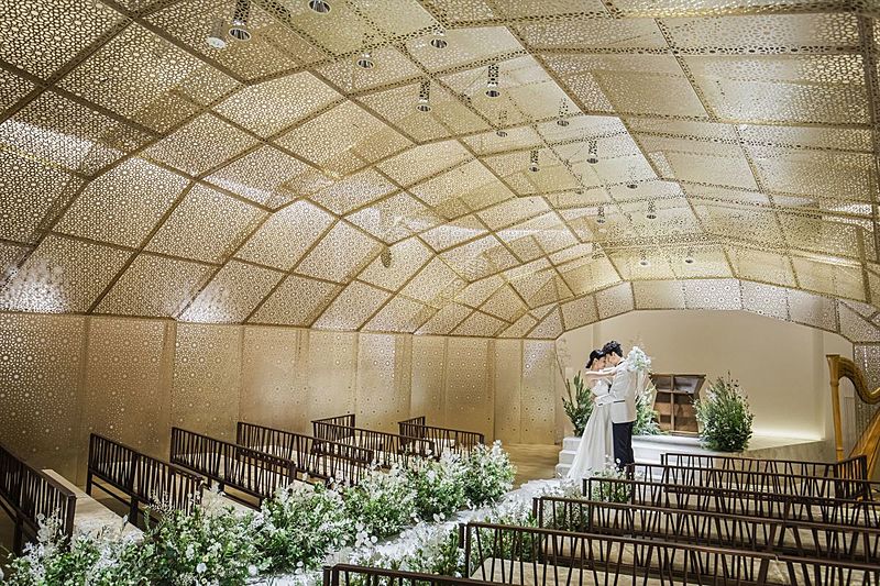革新的な洗練空間で感動を呼ぶウエディング