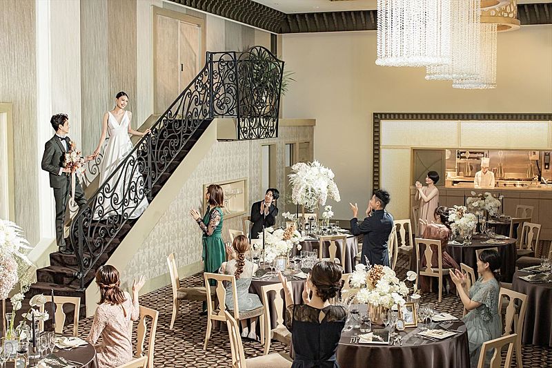 名駅徒歩5分の貸切邸宅は全天候型&開放的