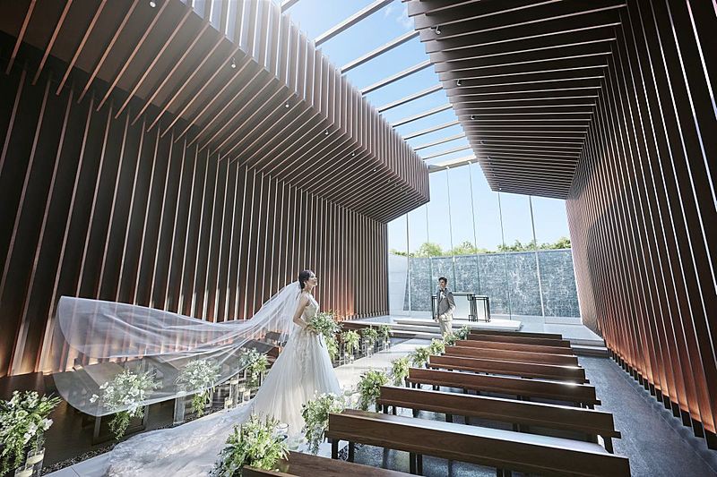 表情豊かな光が紡ぎだす開放感あふれるチャペル