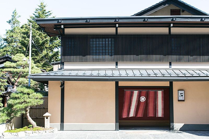 自慢のお料理でおもてなし