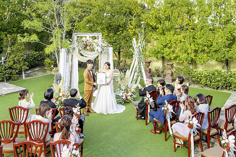JR矢賀駅から徒歩1分の緑に囲まれたプライベート邸宅