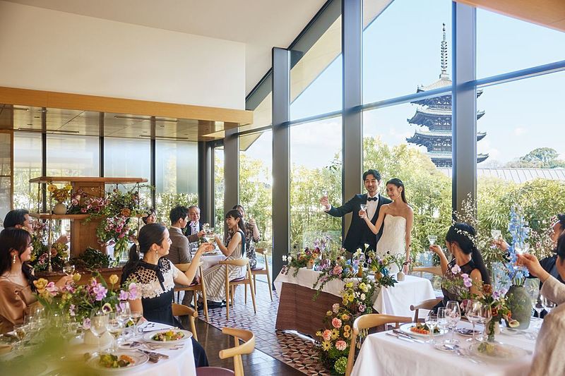 八坂の塔を一望しパリの空気漂う特別なパーティ