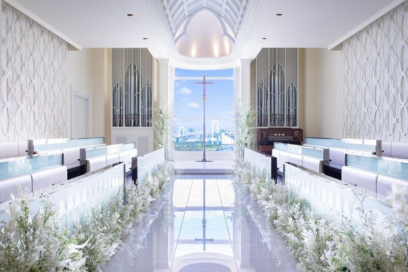 レインボーブリッジを望む「対面式」シーサイドチャペル