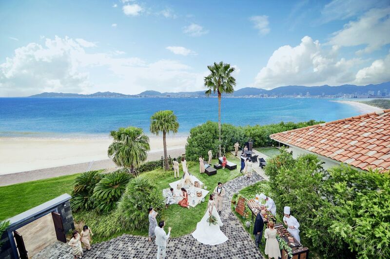 空・海・緑に囲まれたリゾート空間には5つの貸切邸宅