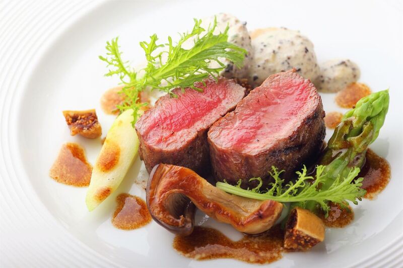 洗練された空間に華を添える、豊かな味わい