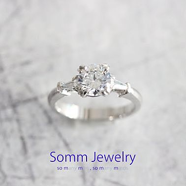 【婚約指輪】1.0ct_テーパーダイヤモンド_Pt900