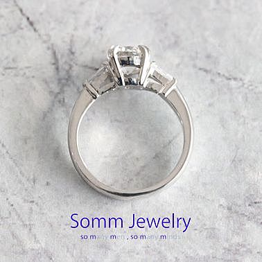 【婚約指輪】1.0ct_テーパーダイヤモンド_Pt900