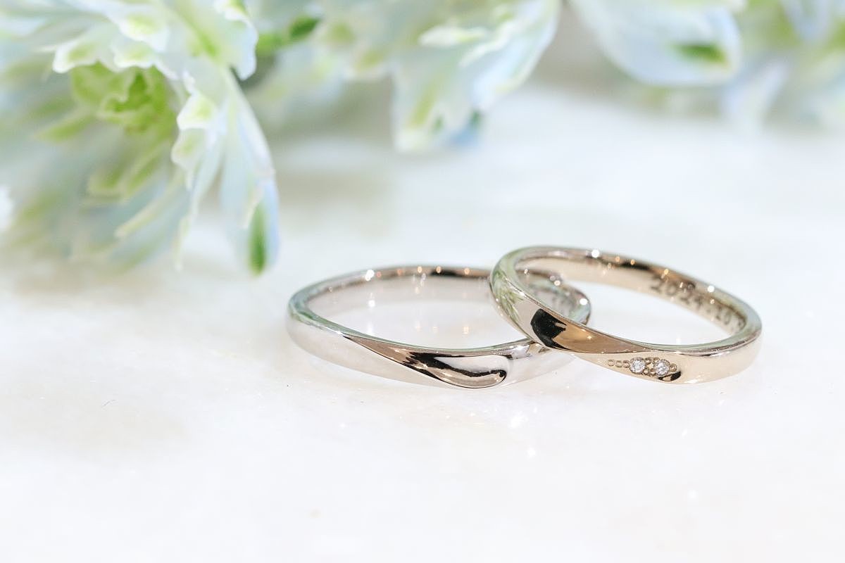 2つで一つ　ハートが浮かぶ結婚指輪