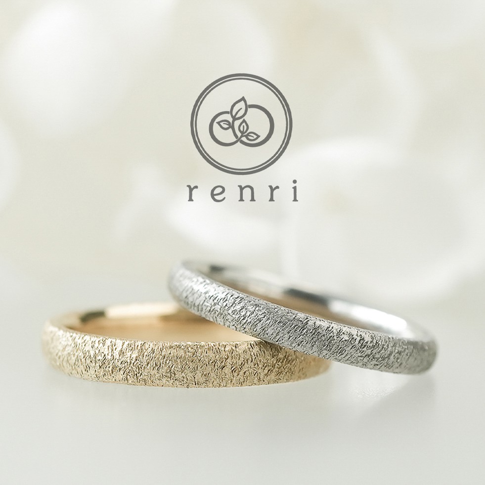 印象的な輝きを纏う繊細なデザインリング