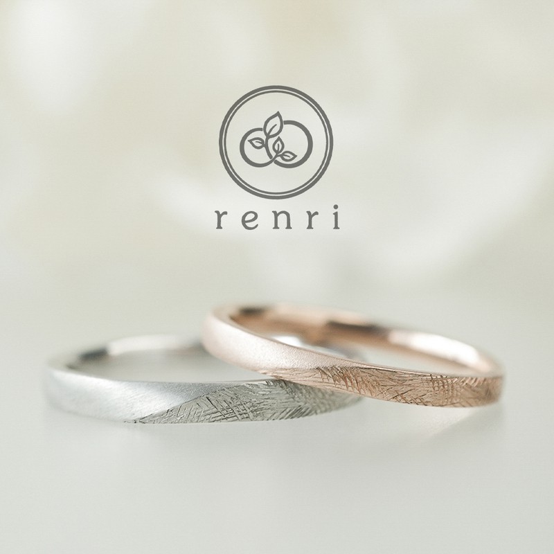 半分で表情を変える、ハーフデザインリング