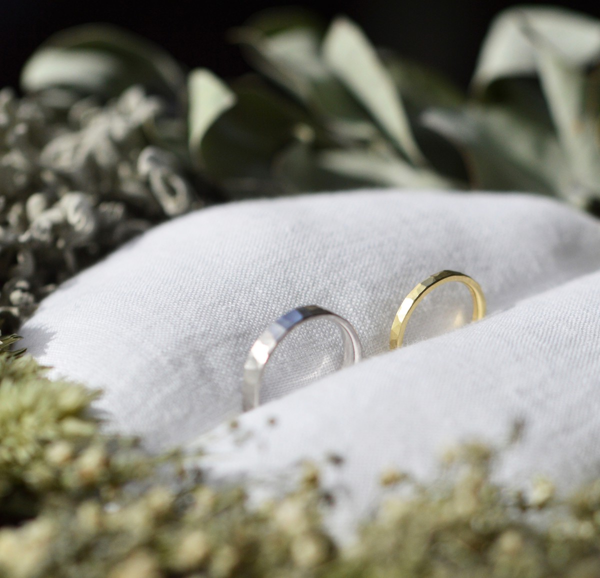 ワンポイントにこだわりを忍ばせる、シンプルデザインリング