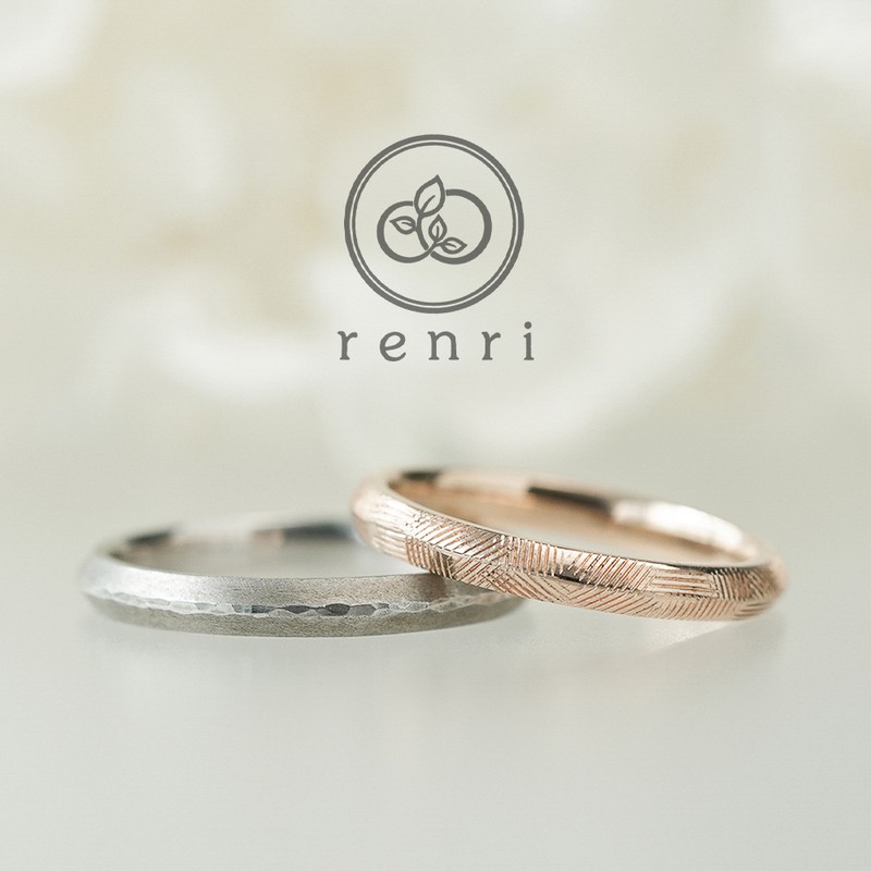 シャープなシルエットが個性的なデザインリング