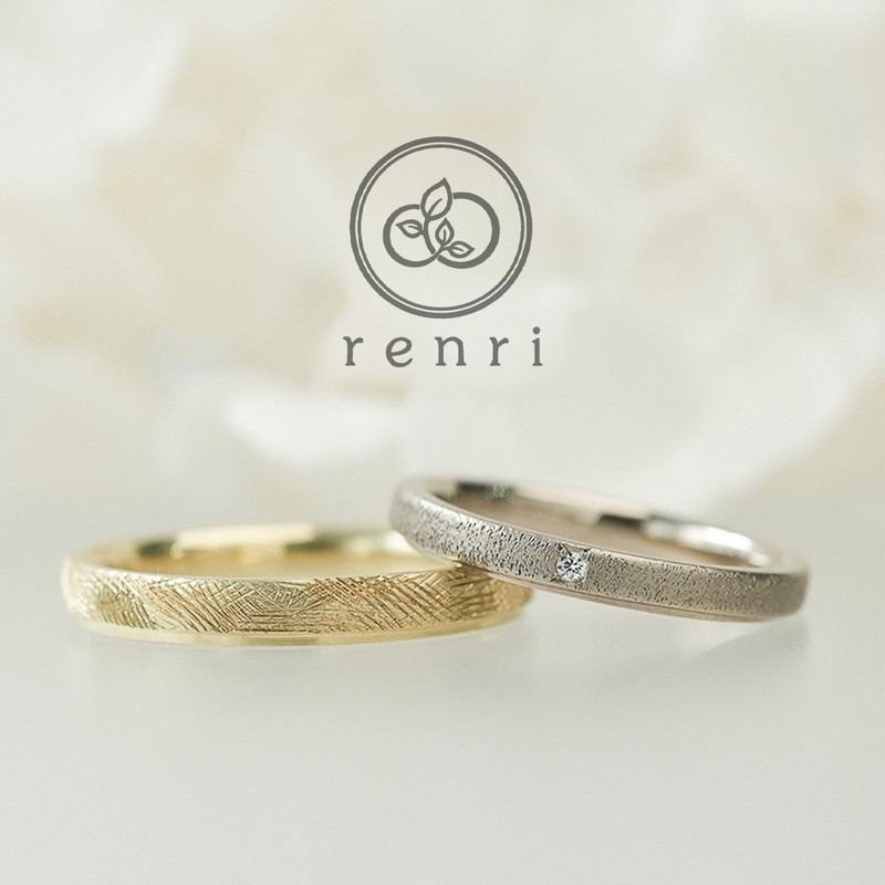 ハンマー模様と縁取りシルエットがお洒落なデザインリング