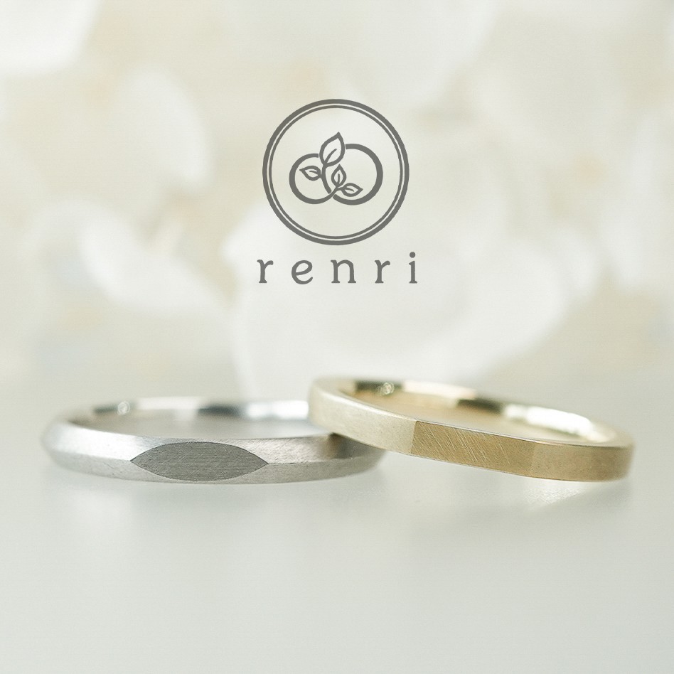 フラットな造形が美しい、ミニマルデザインリング