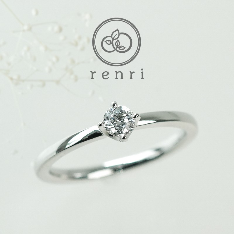 すっきりとした、ストレートラインのエンゲージリング