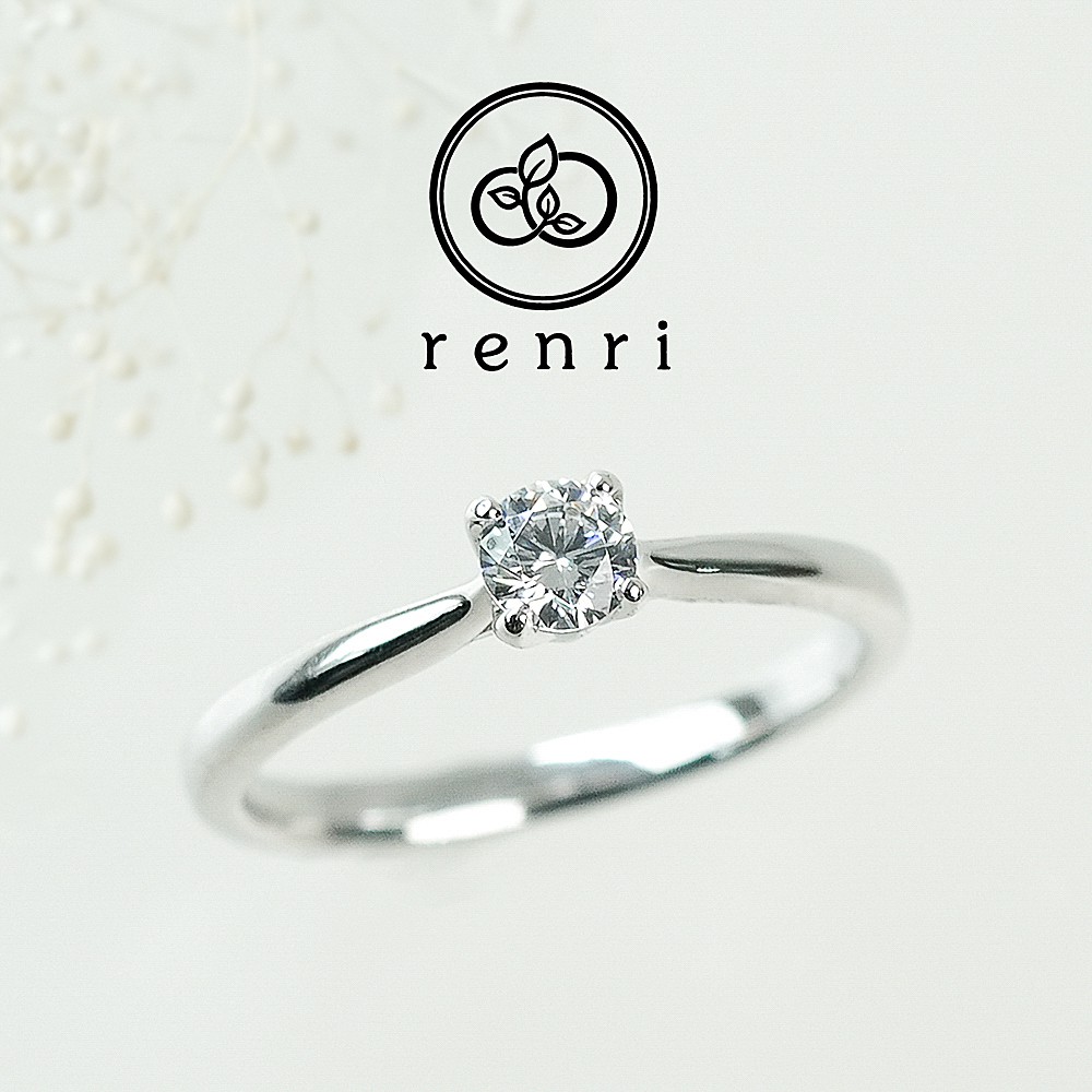 静かに咲く、エンゲージリング