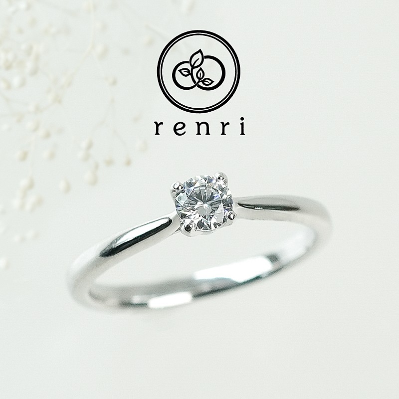 静かに咲く、エンゲージリング