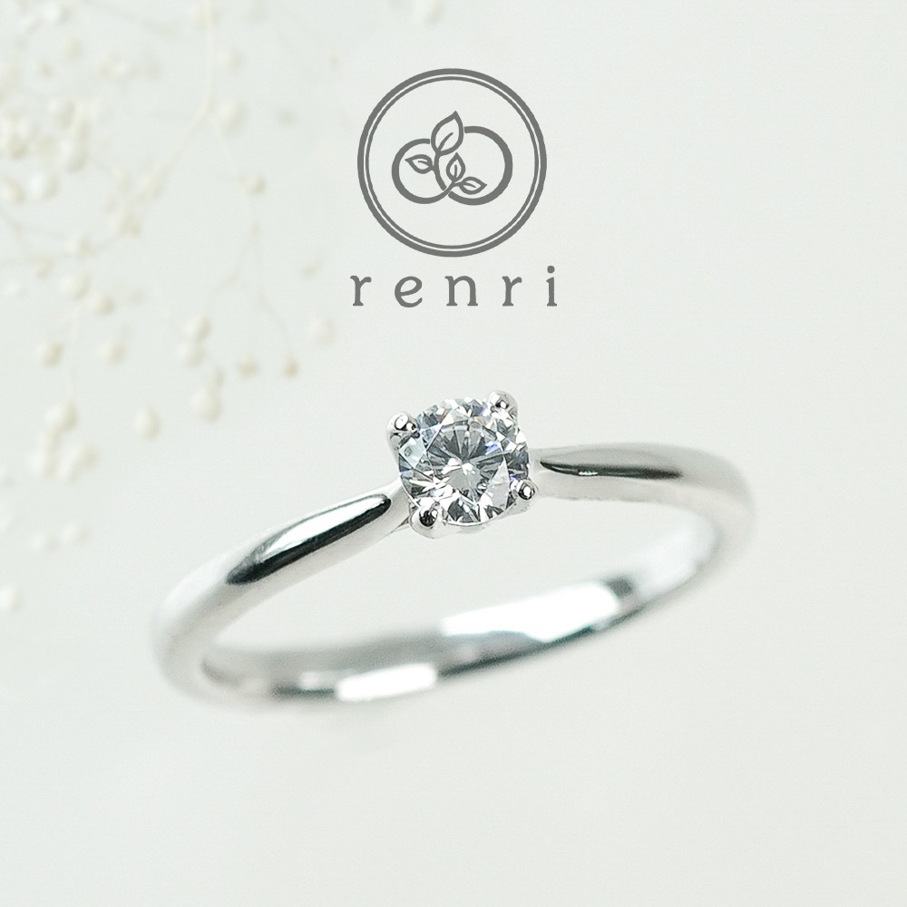 静かに咲く、エンゲージリング