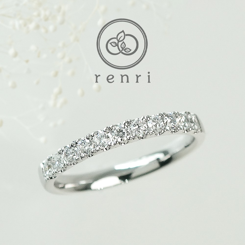 ダイヤモンドのラインが華やか、エタニティリング