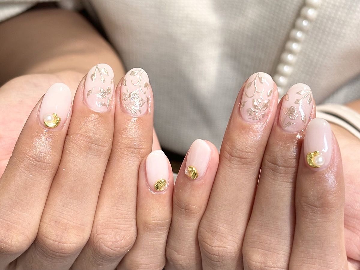 ブライダルネイル　デザインネイル