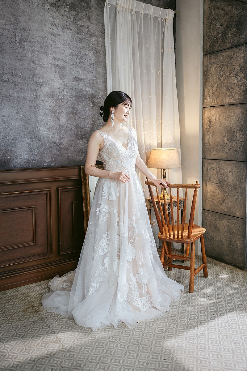 3D LACE DEEP V NECKLINE DRESS