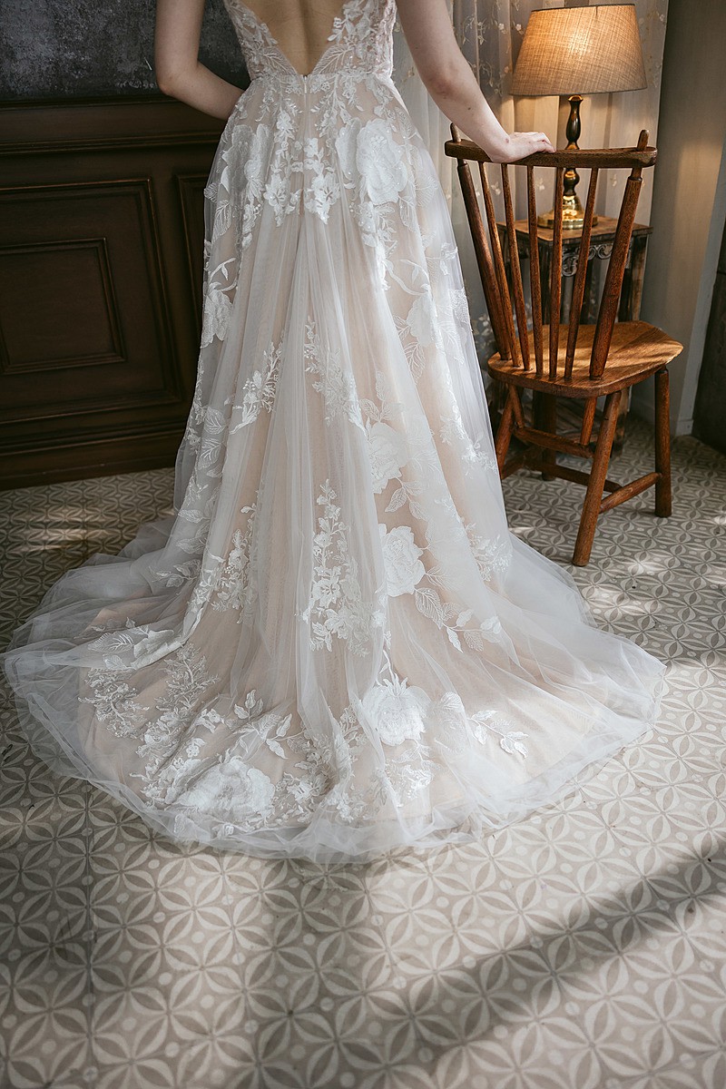 3D LACE DEEP V NECKLINE DRESS