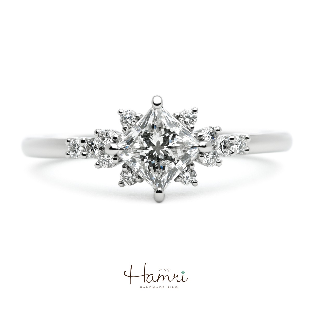 プリンセスカットの婚約指輪