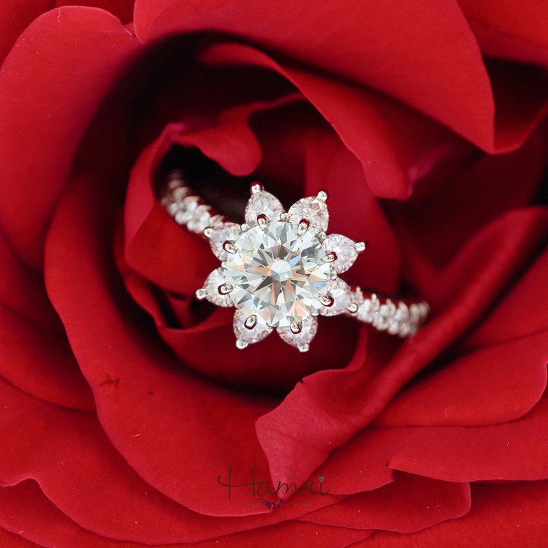 ゴージャスな婚約指輪