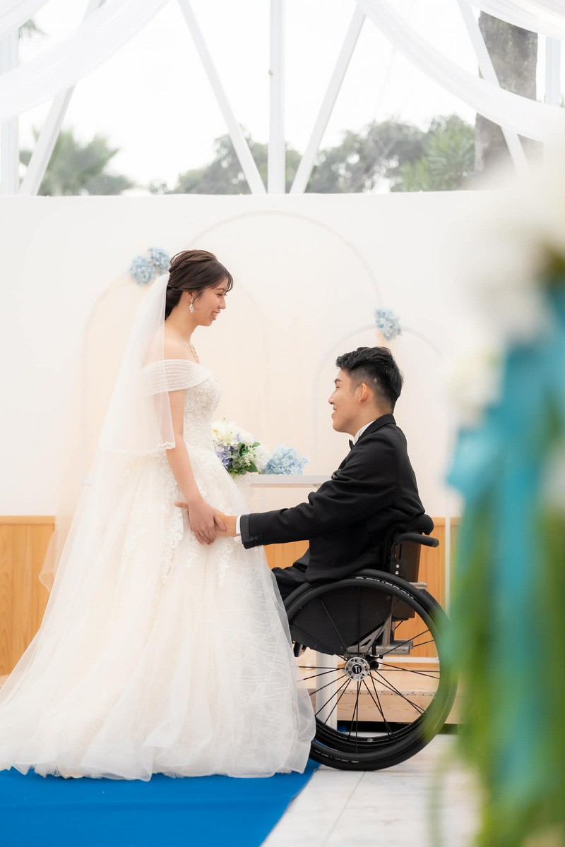 車椅子ブラックタキシード