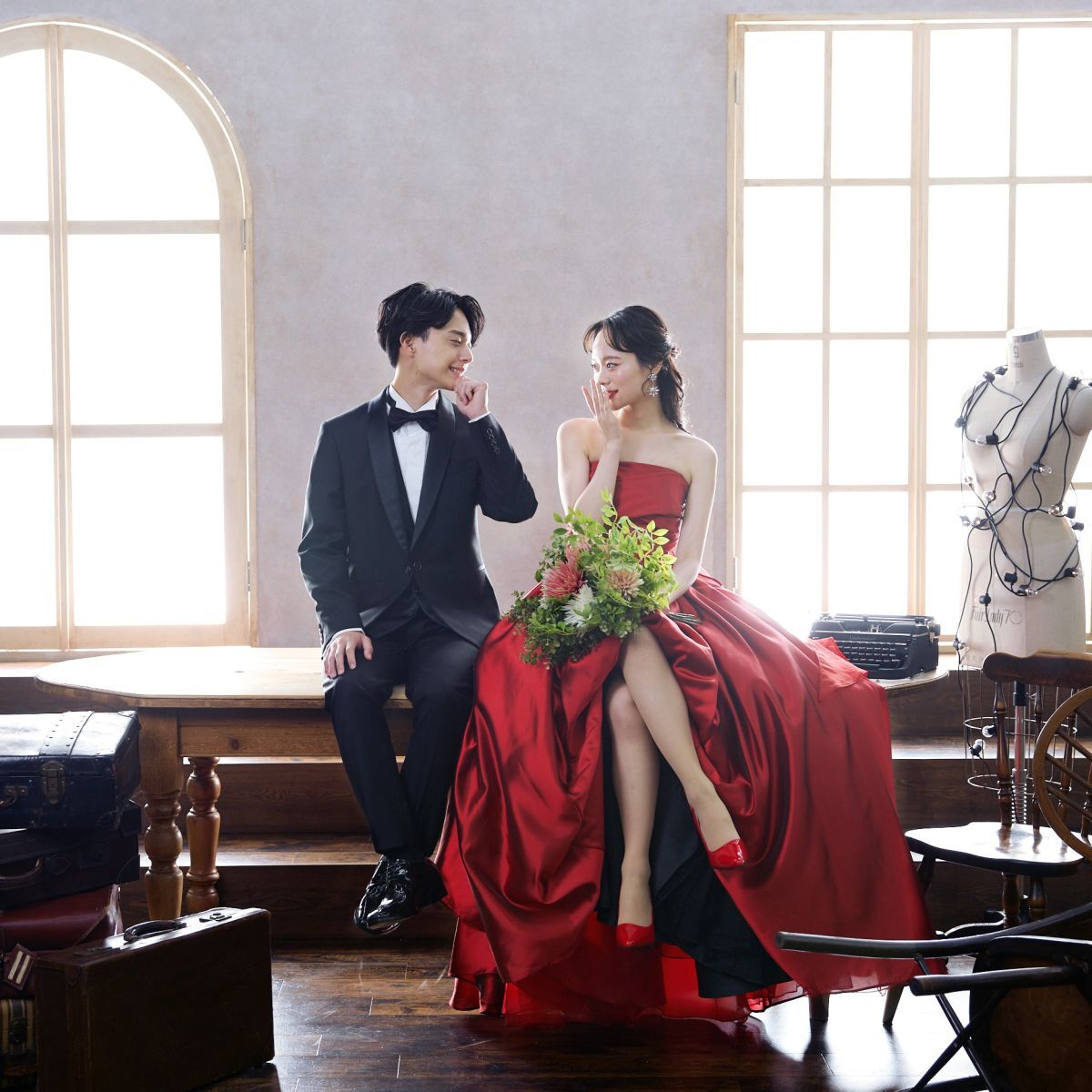 【結婚式を控えた新郎新婦様へ】洋装1着 スタジオ前撮りプラン≪アルバム10P・ウェルカムボード・ムービー付き≫