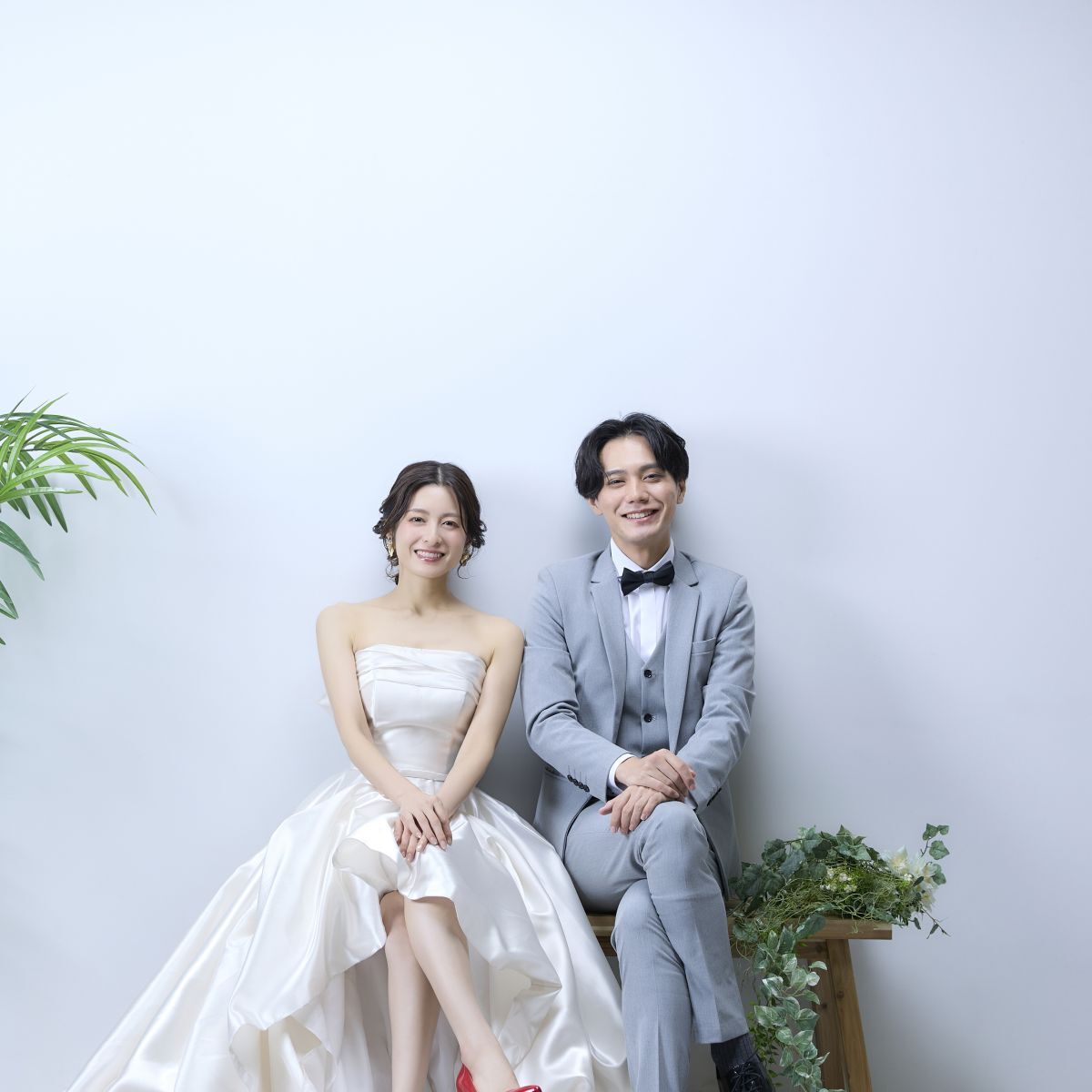 【結婚式を控えた新郎新婦様へ】洋装1着 スタジオ前撮りプラン≪アルバム10P・ウェルカムボード・ムービー付き≫