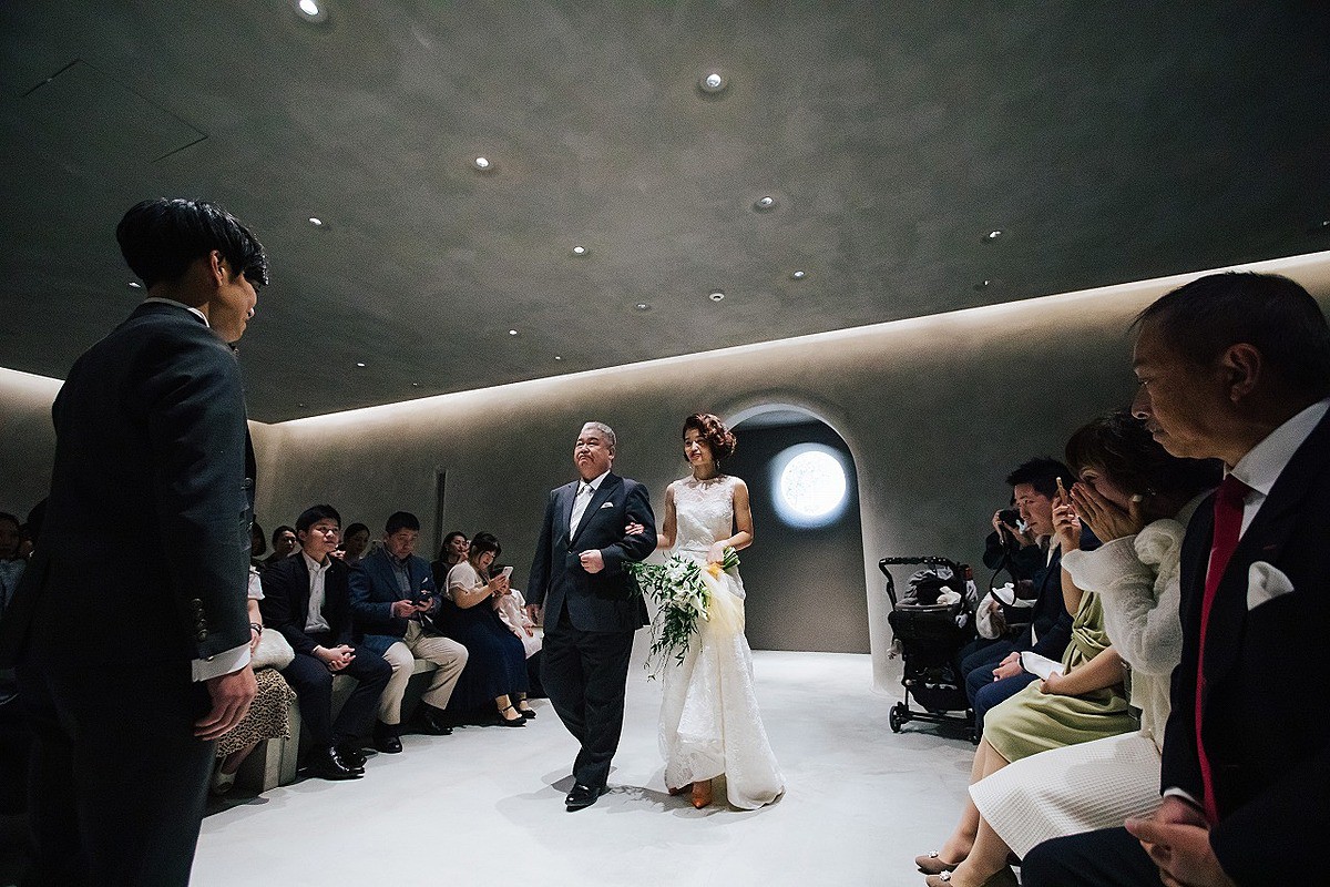 IWAI OMOTESANDO で最低価格保証・持ち込み自由の結婚式場予約│トキハナ