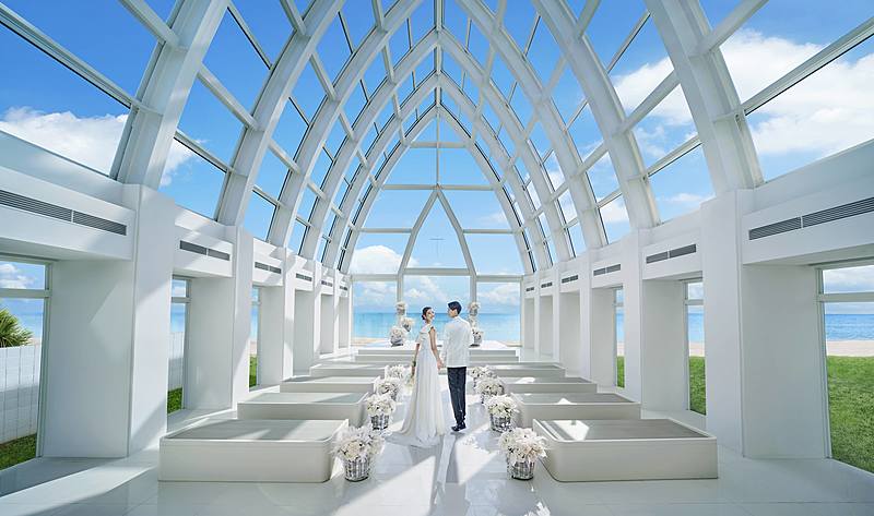 太陽が彩る自然の教会