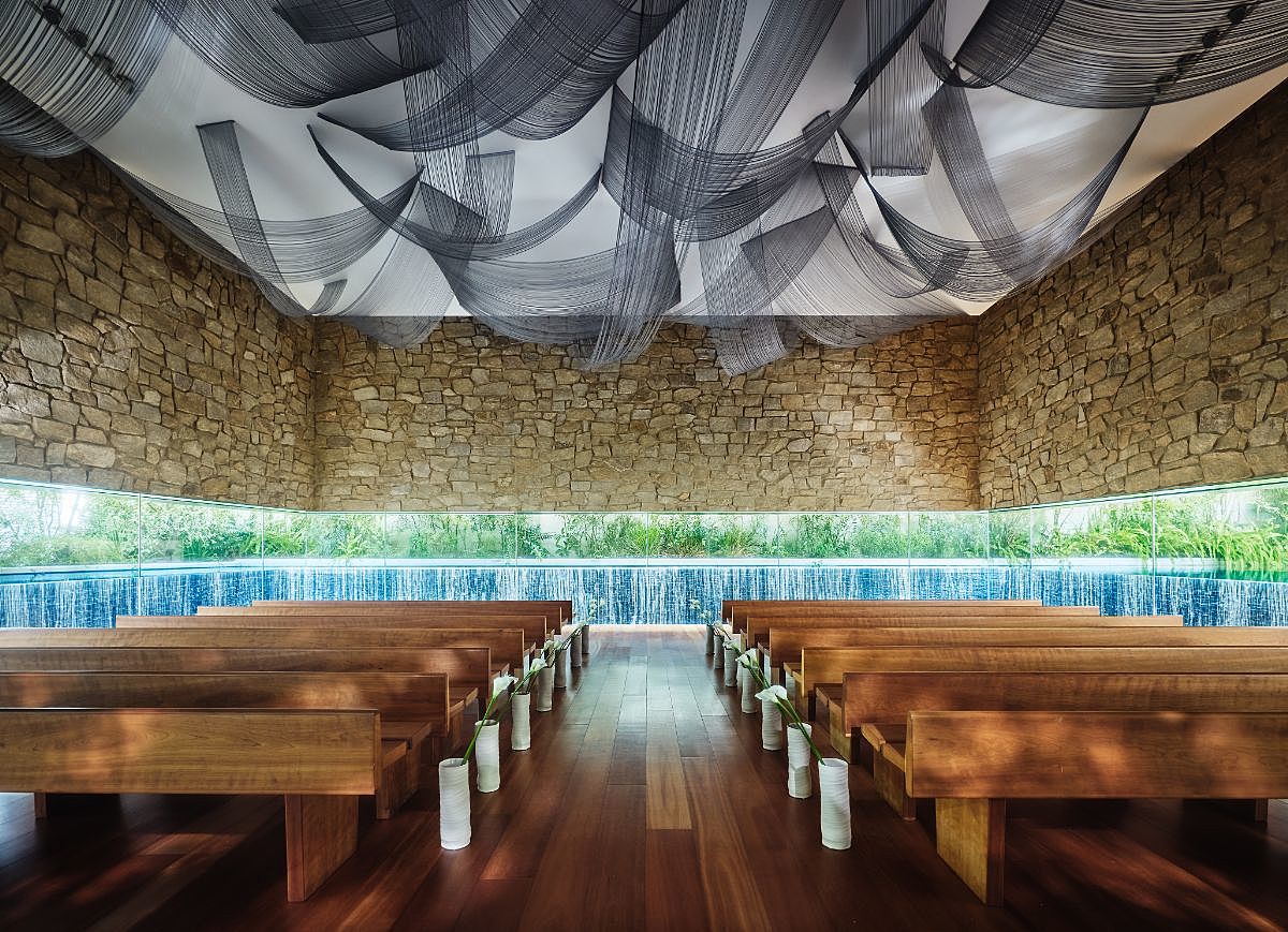 熊本モノリス（KUMAMOTO MONOLITH）