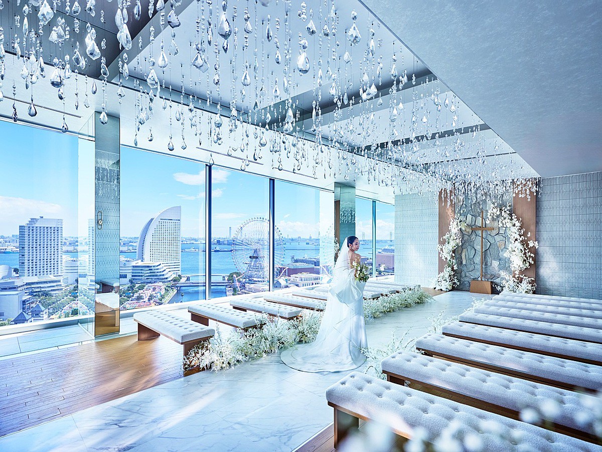 横浜モノリス（YOKOHAMA MONOLITH）