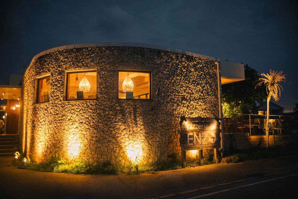 ピッツェリア ダ エンゾ(Pizzeria da Enzo)/SALLY WEDDING DESIGN