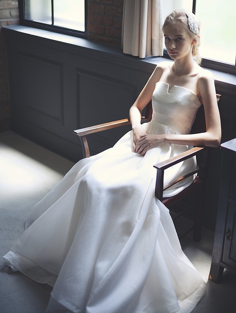 シンプルウエディングドレス人気top10 世界が注目するこだわりの詰まったデザインと人気の理由を大解剖 結婚式場 ウェディングドレス や費用など結婚式の情報がいっぱい トキハナmagazine