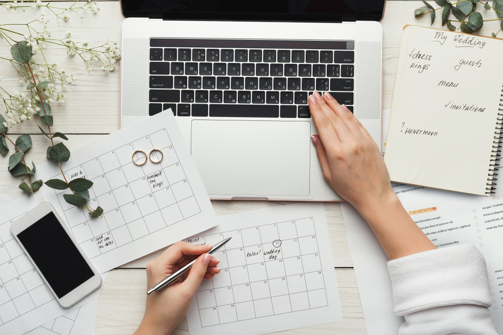 結婚式費用を計算 最新相場 見積もりの内訳 要チェック項目 自己負担額の出し方を一挙解説 結婚式場 ウェディングドレスや費用など結婚式 の情報がいっぱい トキハナmagazine