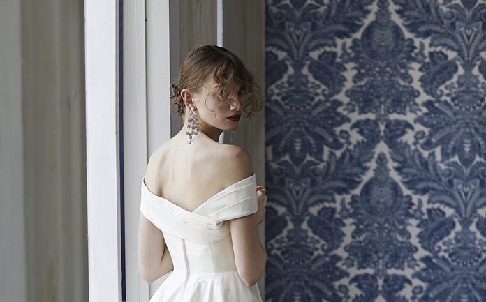 Aライン トキハナの人気ウエディングドレスまとめ おすすめブーケの素敵コーデ 結婚式場 ウェディングドレス や費用など結婚式の情報がいっぱい トキハナmagazine